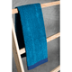 toalla-70x40-loft-bloques-azul-manos2