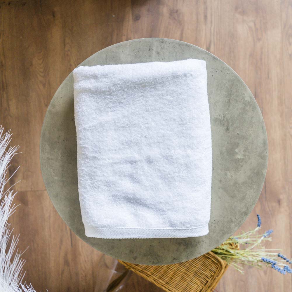 Toalla Imperial Blanco 100% Algodón 630 gr 78x141 cm de Cuerpo - Distrihogar