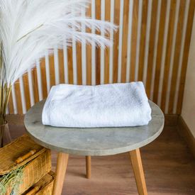 toalla-cuerpo-630-gramos-blanco-78-x-141-cm