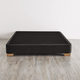 base-cama-patas-de-madera-en-pino-y-roble-negra-sencillo