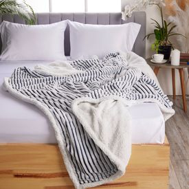 cobija-fleece-ombre-430-gr-raya-negra-220x220-cm