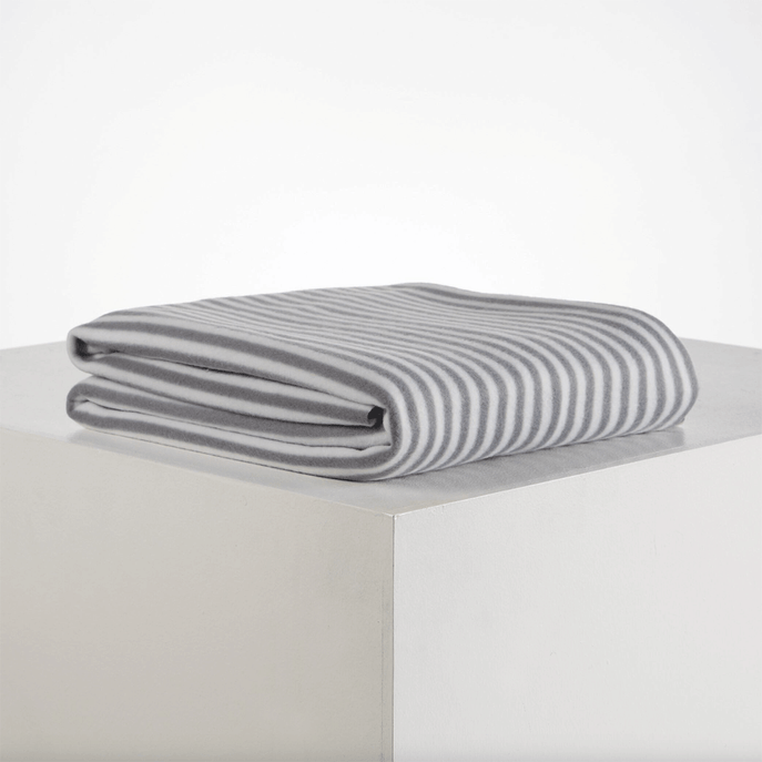 cobija-polar-fleece-180-gr-stripes-gris-180-x-200-cm