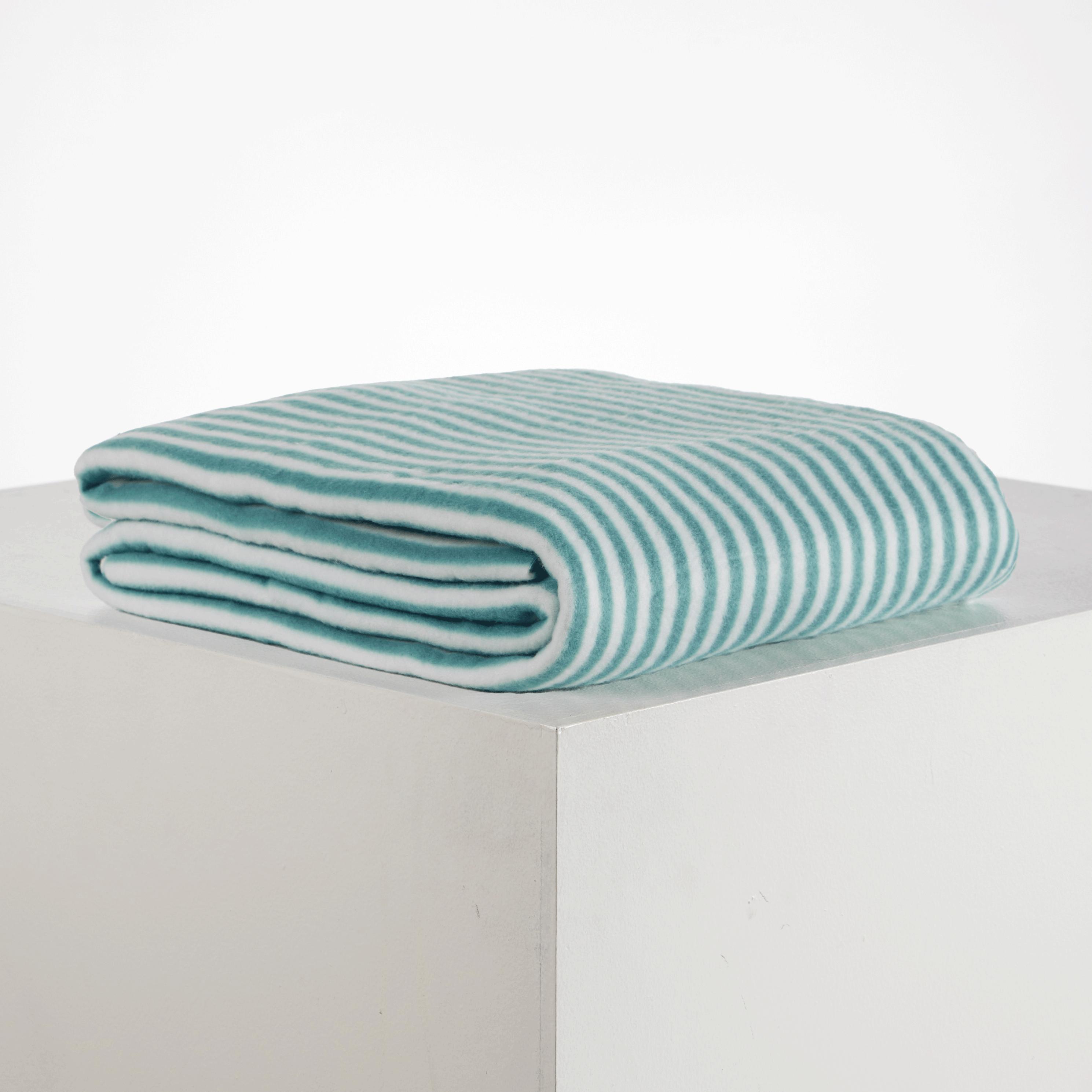 Cobija Polar Fleece 180 gr Stripes Aguamarina - Distrihogar