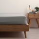 sabana-ajustable-150-hilos-polialgodon-gris-sencillo