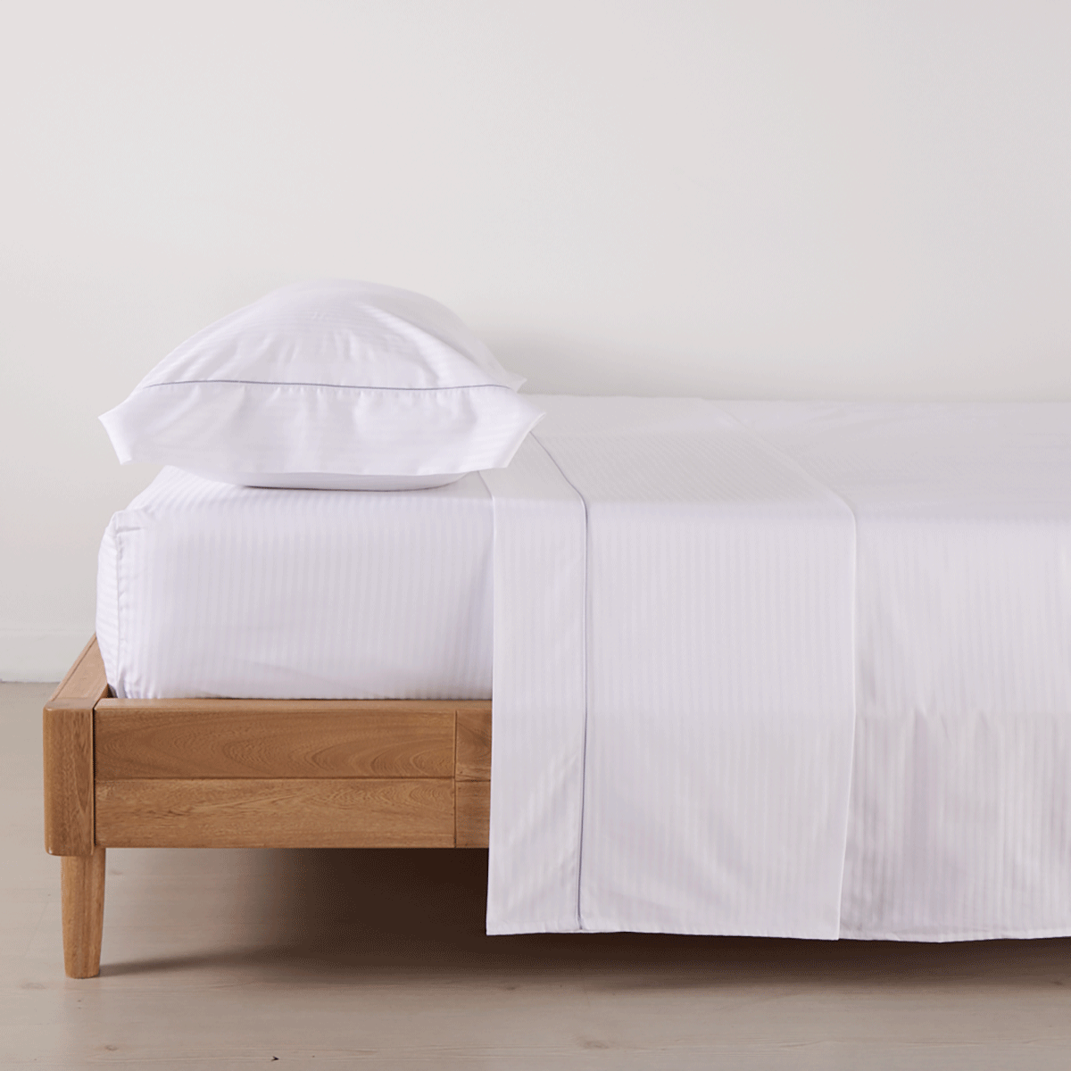 Juego de Sábanas Hotel Experience 300 Hilos 100% Algodón Sateen Stripe Blanco - Distrihogar
