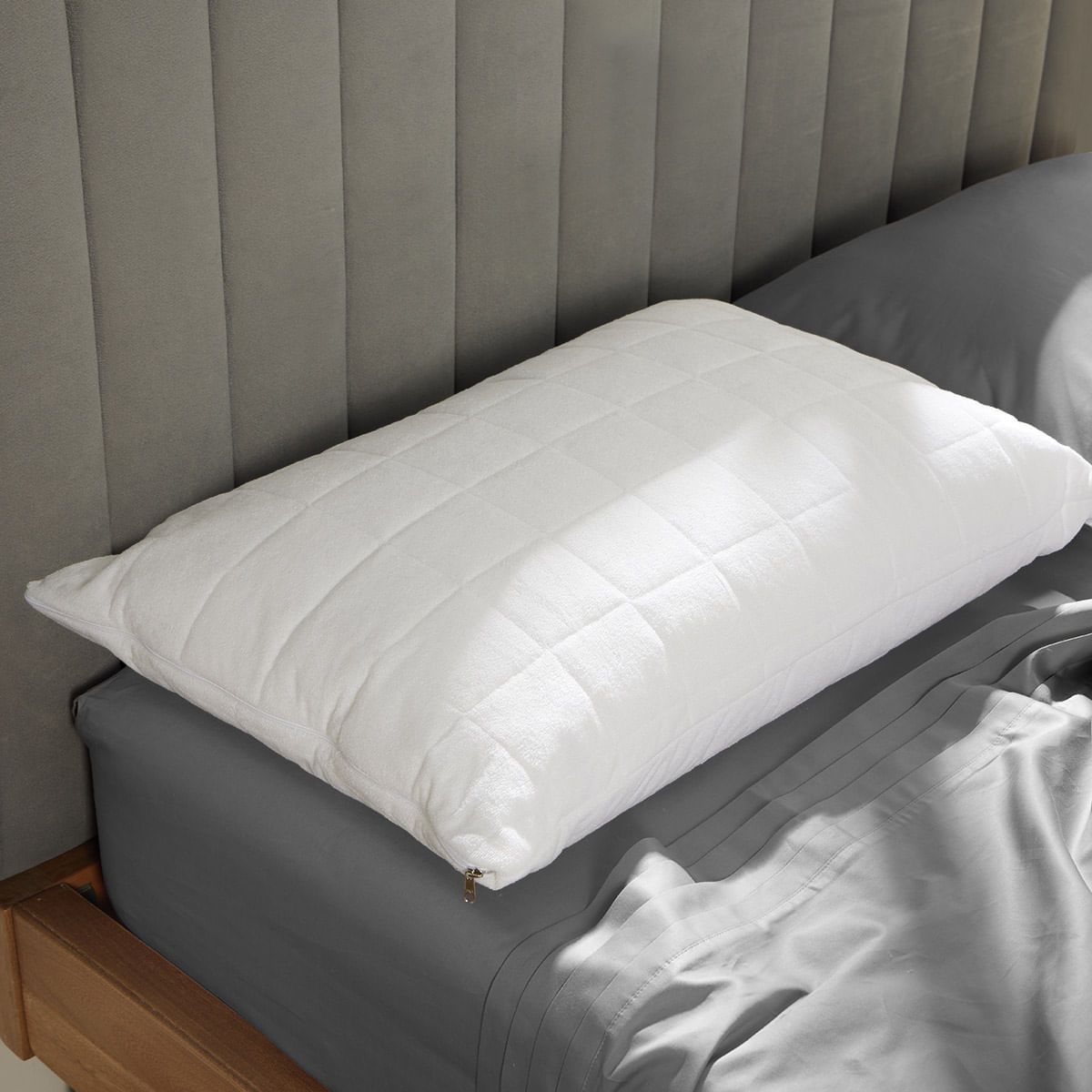 Almohada Softshield (+)Plus Soporte Medio Impermeable 50 x 90 Cm - Distrihogar