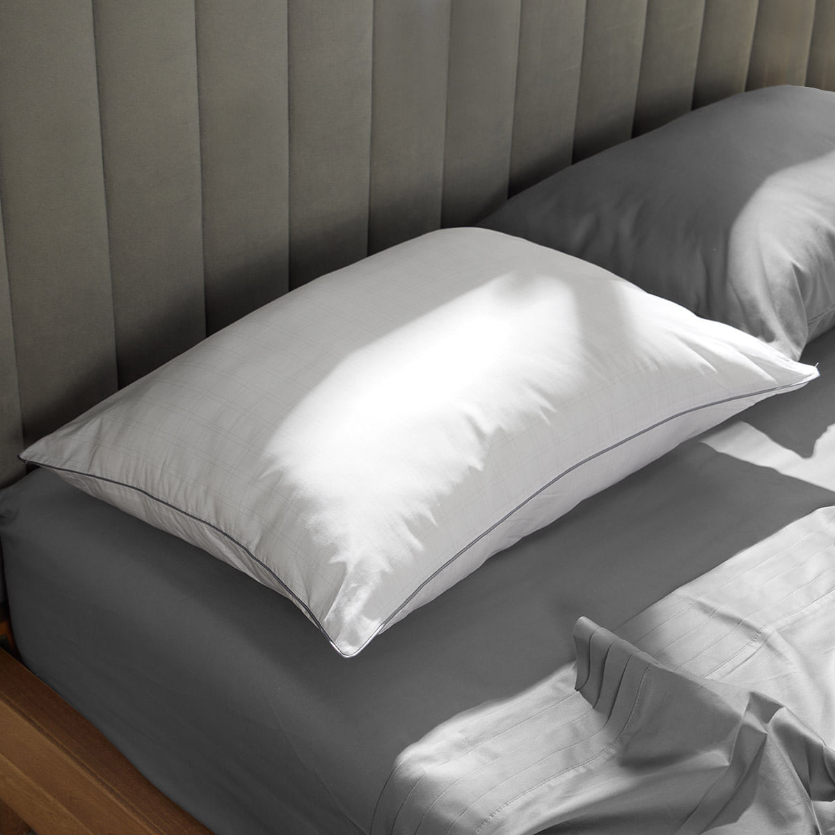 Almohada Antiestrés (+) Plus Hilos De Carbono Soporte Medio 50 x 70 Cm - Distrihogar
