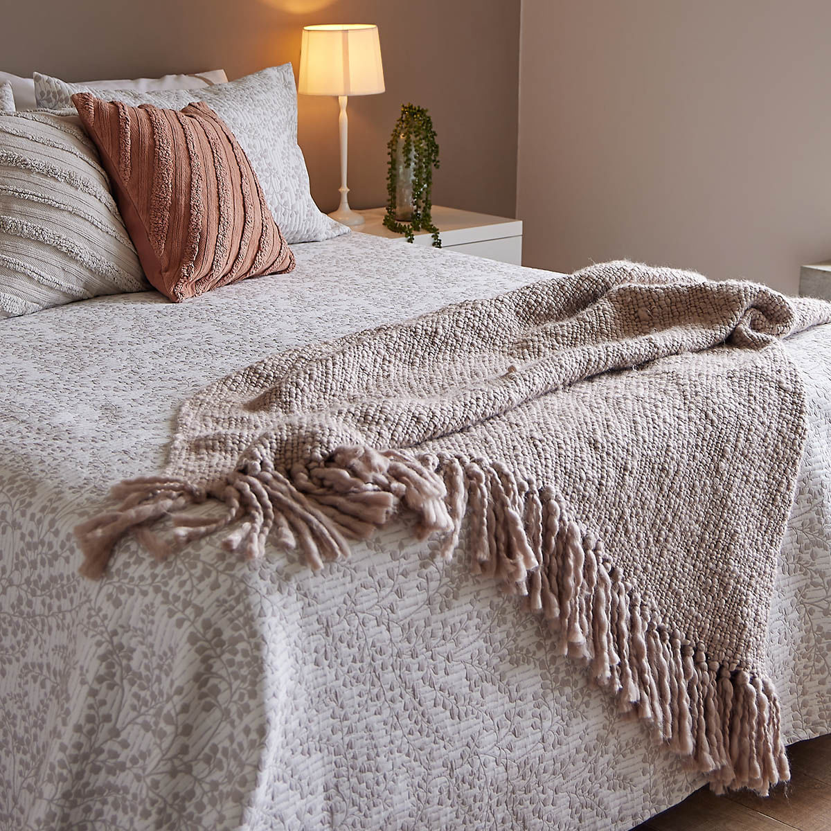 Manta Tejida 130 x 150 cm Taupe Claro - Distrihogar