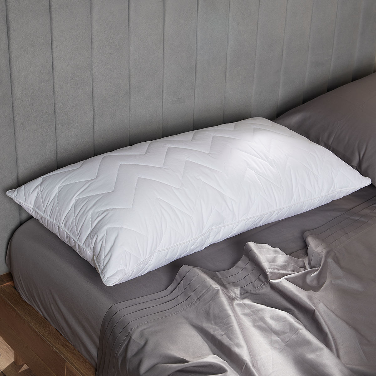 Almohada Hotel Experience Quilted Soporte Medio/Firme 50 x 90 cm - Distrihogar